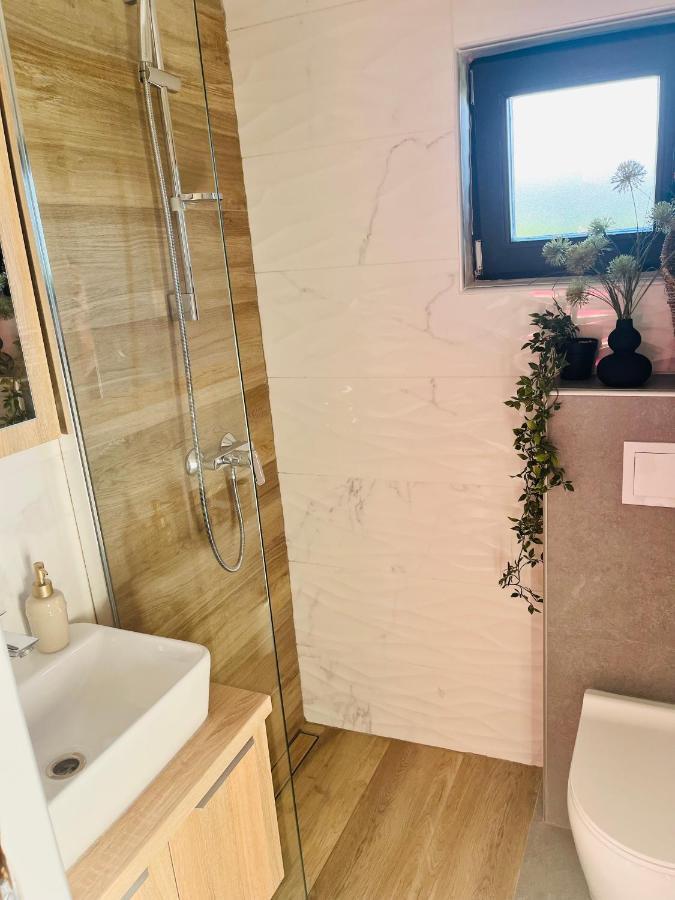 Kuca Za Odmor Malia Sa Spa Hot Tub Jacuzzijem - Nice And Cozy - Free Tickets To All City Attractions Ðurđevac エクステリア 写真