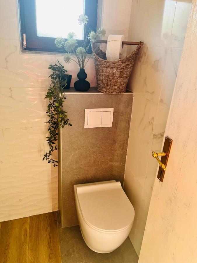 Kuca Za Odmor Malia Sa Spa Hot Tub Jacuzzijem - Nice And Cozy - Free Tickets To All City Attractions Ðurđevac エクステリア 写真