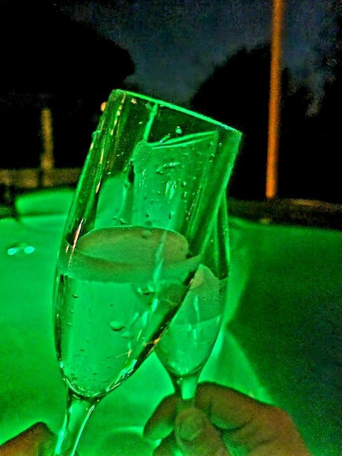 Kuca Za Odmor Malia Sa Spa Hot Tub Jacuzzijem - Nice And Cozy - Free Tickets To All City Attractions Ðurđevac エクステリア 写真